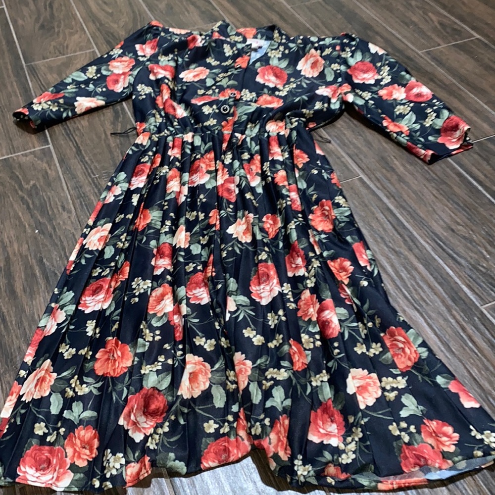 California Looks floral pleated dress